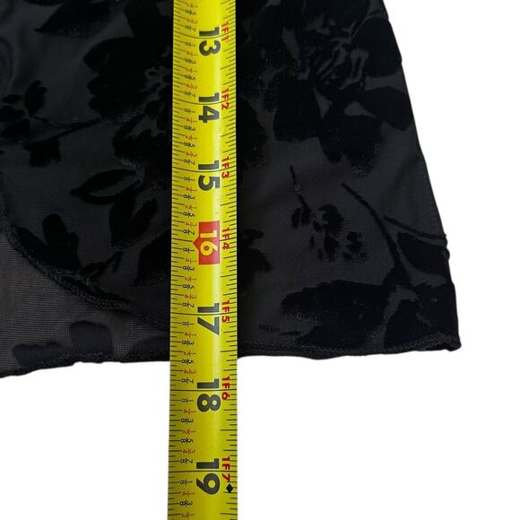 Kimchi Blue Black Sheer Floral Crop Top Women's Size Small | 37-2 - Picture 5 of 5